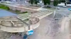 پایان عرشه‌گذاری پل طبیعت تنکابن؛ نماد مدرن گردشگری بر فراز چشمه‌کیله