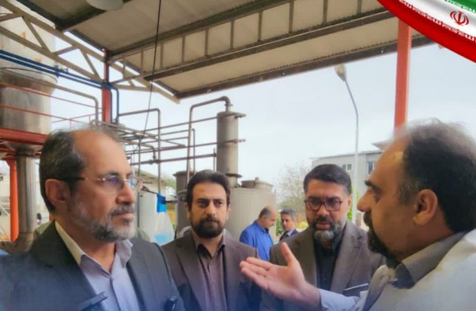 بازدید فرماندار تنکابن از واحدهای تولیدی با دستور رفع موانع زیرساختی