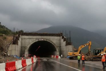 پروژه گالری حفاظتی، محور کندوان را به تعطیلی کشاند