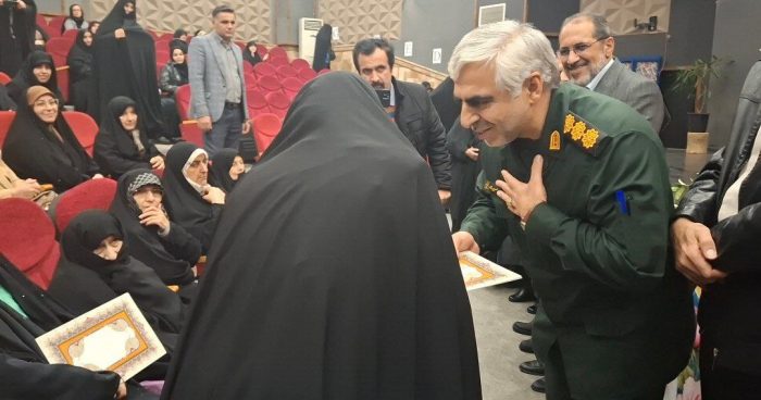 تقدیر از مادران و همسران شهدا و جانبازان در تنکابن