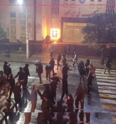 آشوب اغتشاشگران حق بدنیا آمدن یک کودک را از او‌گرفتند.