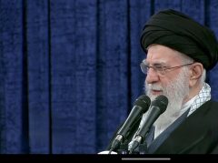 رهبر انقلاب: «کودتای دی‌ماه» زیر پای ملت له شد / آمریکا طاقت یک سیلی واقعی را ندارد