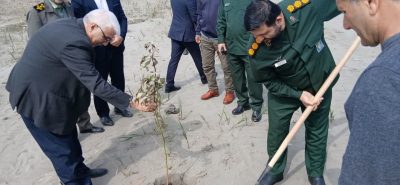 کاشت ۸۶ اصله نهال در ساحل تنکابن به نیت سن رهبر شهیدمان