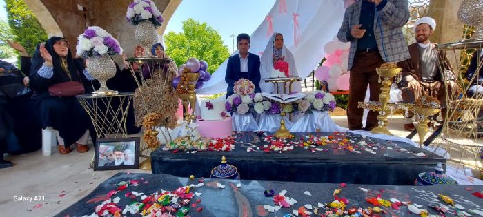 زوج شیرودی با الهام از ازدواج آسمانی امام علی(ع) و حضرت زهرا(س) پیمان بستند زوج شیرودی با الهام از ازدواج آسمانی امام علی(ع) و حضرت زهرا(س) پیمان بستند