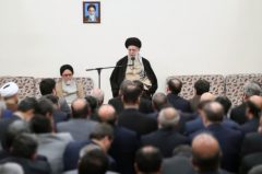 وظیفۀ وزارت اطلاعات، همکاری با همۀ دولت‌ها است رهبر انقلاب یکی از وظایف