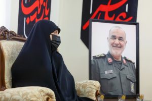 دختر شهید سلامی: قرآن، مشاور اصلی پدرم بود