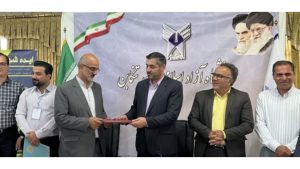 تجلیل از مهندس جزینانی نژاد شهردار خرم‌آباد به پاس حمایت از دانشجویان معماری